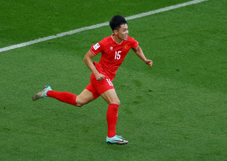 极速赛车互动社区-记者谈阮庭北：越南U23的真大腿，比赛里气场拉满有球王风范