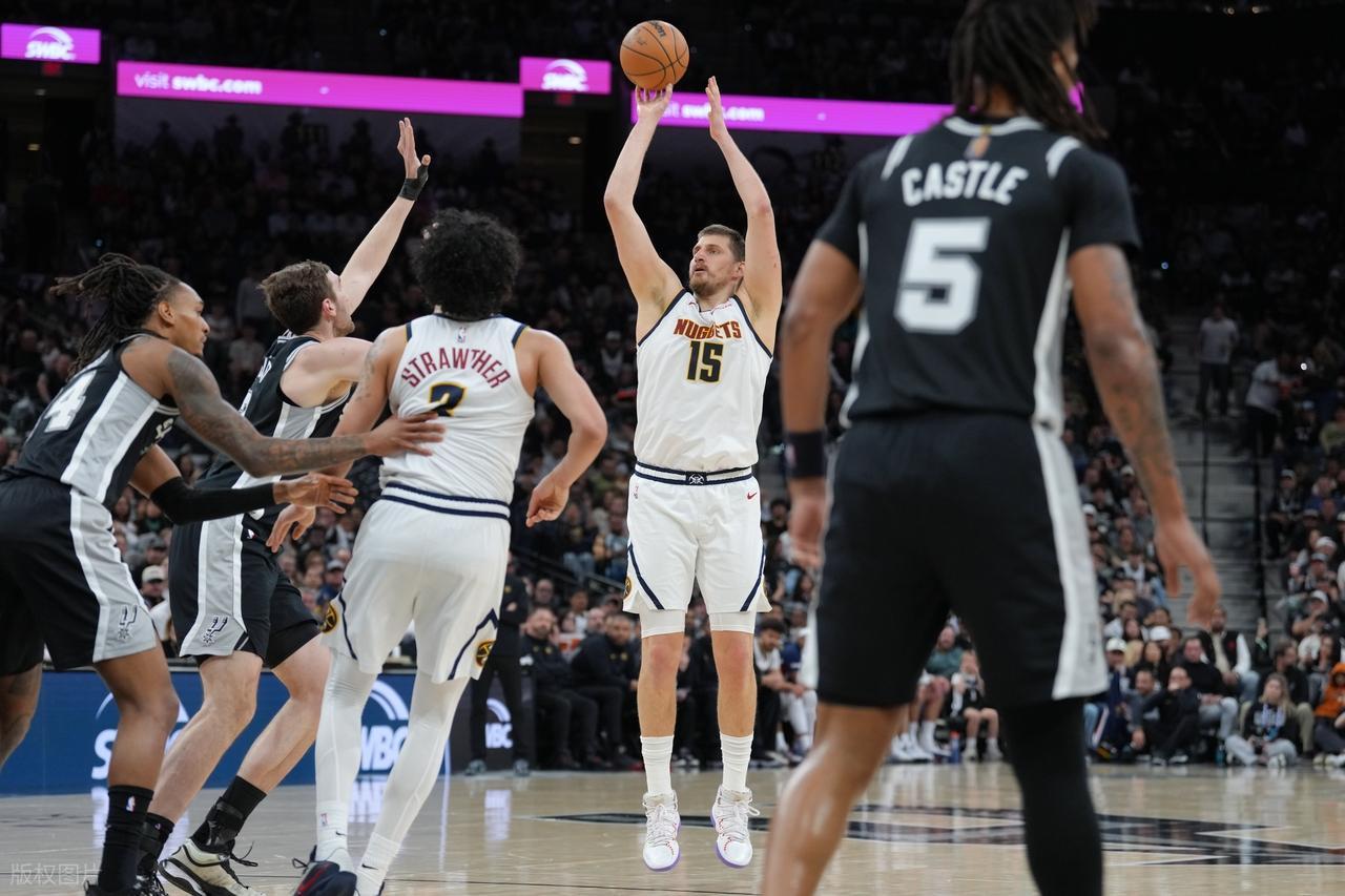 极速赛车赛事-湖人险胜掘金！5大功臣出炉，穆雷14中1，约基奇空砍历史第2神迹