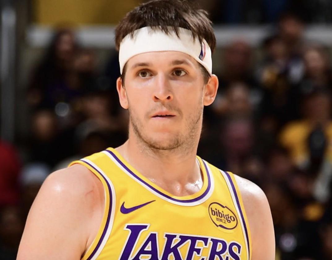 极速赛车预测分析-里夫斯谈故意罚球不中：之前我犯了错误，当时只想着拼一把